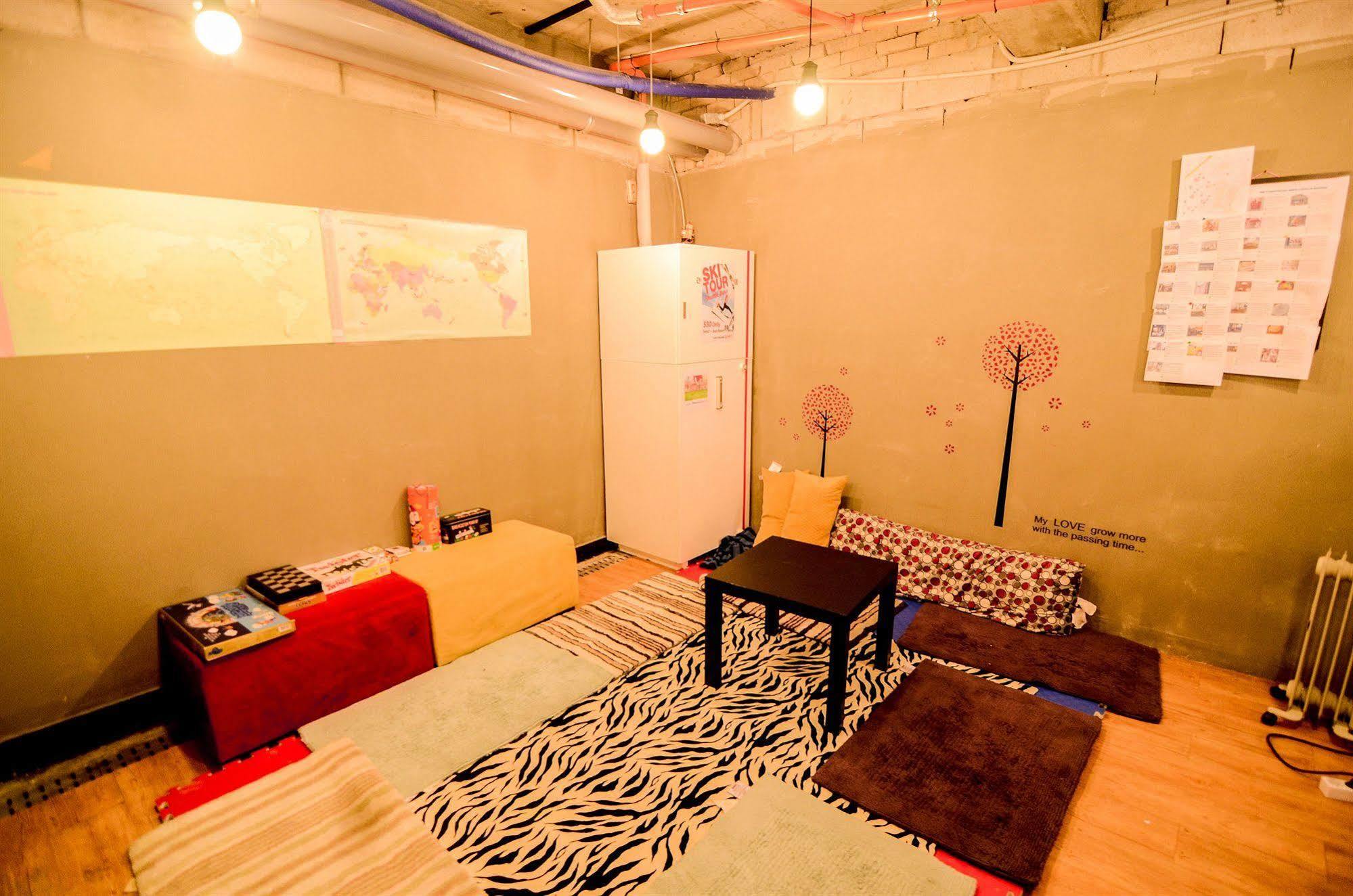 Kimchee Sinchon Guesthouse Seul Dış mekan fotoğraf